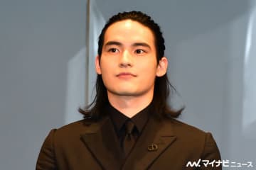 岡田健史、舞台挨拶退場時にあわや転倒!? 白石組で「人生の教訓になった」熱い思いも