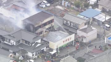 【速報】千葉･九十九里町　スーパーで出火、延焼中　フライパンで調理中に燃え移ったか