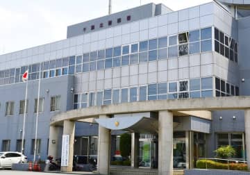 76歳男、酒気帯び運転容疑で逮捕　助手席には妻も…千葉北署