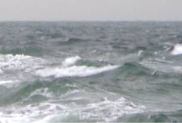 千葉県・九十九里沖に転覆船　漂流者など見つからず