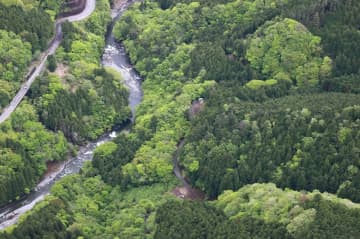 衣類と人骨らしきもの発見、山梨　不明女児の服に類似、道志村捜索