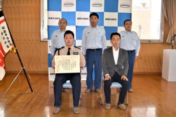 津田沼パルコ入り口付近で男性が心肺停止　救命処置の警備担当に感謝状　副隊長「訓練無駄でなかった」