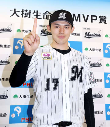 ロッテ佐々木朗、初の月間MVP　最年少で完全試合「うれしい」