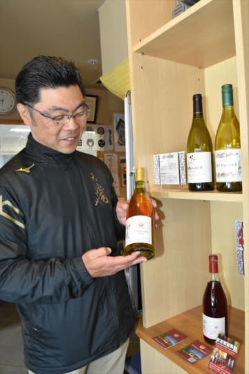 「ワインフェスで県産ワインの魅力を発信したい」と意気込む岩淵事務局長