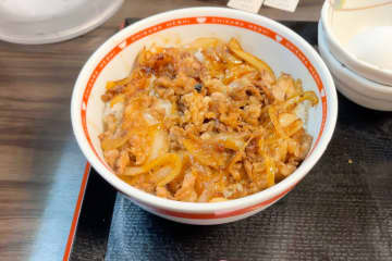 東京チカラめし、10年ぶりに行ってみたら…　焼き牛丼が驚きの「進化」を遂げていた