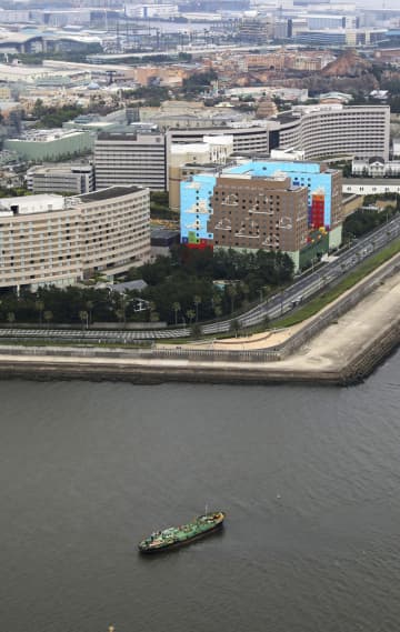 TDL近くの浅瀬でタンカー座礁　けが人、油流出なし