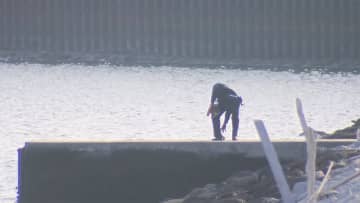 突き落としたか 17歳少年逮捕　高校生2人を海に...1人死亡