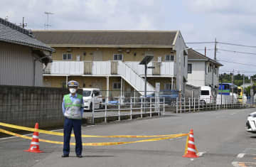 千葉・富里のアパートで2人死亡　路上で倒れた男性も、殺人事件か