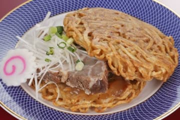 最強デカ盛りから餃子、うどんまで…全国びっくりバーガー10