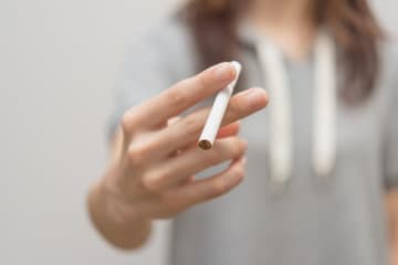 「タバコを吸うのはあなたのせい。ストレス解消よ」母に言われた衝撃の言葉