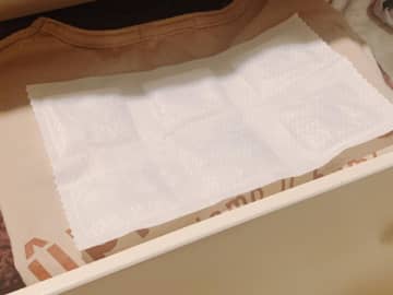 繰り返し使えて経済的！セリアで買える「除湿シート」が便利で使いやすい。