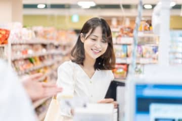 コンビニで「5.5％還元」のクレカが誕生！高還元カードの競争が激化。