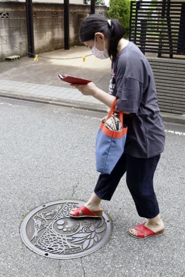 関東7市「マンホール聖戦」開始　市民イベント、スマホで点検