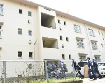 【速報】銚子市営住宅に女性遺体　知人の65歳男を逮捕　コードで首締め殺害した疑い　千葉県警