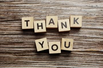「Thank you」とは別の言い方で感謝を伝える英語フレーズ