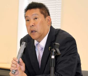 NHK党の街宣車にスプレー　器物損壊容疑で男逮捕　立花党首の演説中…騒ぎで中断　松戸