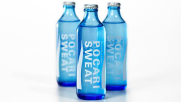 返却・再利用できるガラス瓶の「ポカリスエット」が登場…おしゃれなデザインで思わぬ心配も？大塚製薬に聞いた