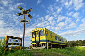 作業下見の男性、列車と接触しけが　「警笛に気付きしゃがんだ」　千葉・いすみ鉄道