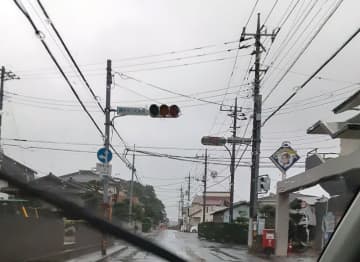 【速報】八千代市・千葉市花見川区で6千軒が一時停電　信号、コンビニの明かり消える　降雨影響か【続報あり】