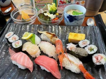 新鮮ネタの「回転寿し活鮮（かつせん）」平日ランチがコスパ抜群で大満足＠印西市