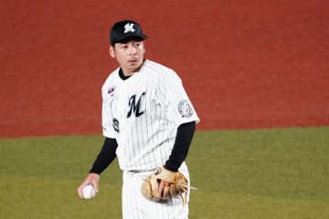 西武・山川も思わず半笑い…ベース上で“ぐにゃぐにゃ”魔球が「曲がり過ぎてビビる」