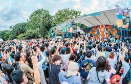 夏だ！音楽フェスだ♪　シーズン到来　迫力、一体感、笑顔、そして自由！　戻ってきた祝祭