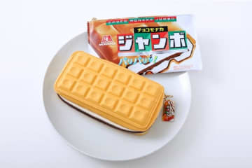 再現度高すぎ！「チョコモナカジャンボ」付録ポーチが驚きのクオリティ。