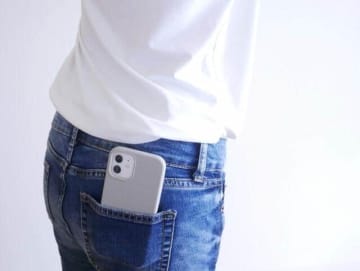 「女性服のポケット」は世界の悩み　付いてない、小さくてiPhone入らない