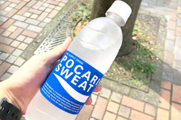 熱中症対策のポカリ、絶対「信じてはいけない」飲み方が判明　夏の都市伝説が怖すぎる…