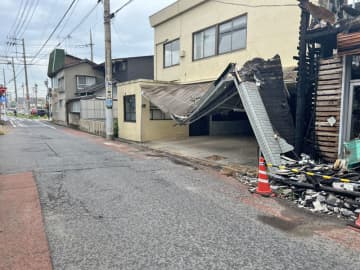 【速報】台風8号影響　建物の一部が隣家に倒れる　千葉・香取市佐原