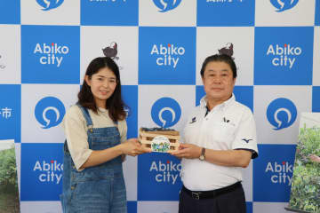 会社員と農家のWワークを両立！ブルーベリー園主の山田さん、我孫子市長を表敬訪問　6ヶ月でスピード就農