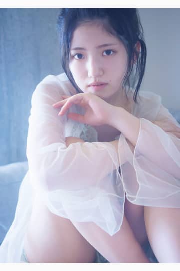 AKB48“劇場の女神”村山彩希、初写真集で魅力全開　デビュー11年目の25歳人気メンバー