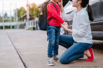 母親が息子を訓練する動画に称賛の声　「学校で事件が起こったら身を守れ」