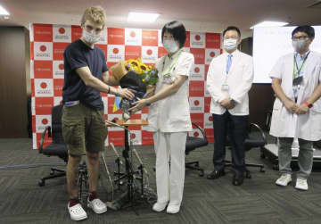 重傷ウクライナ人男性退院、千葉　ロシア砲撃後、5月に来日