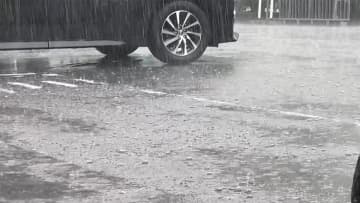 東京都心などで“ゲリラ雷雨”　帰宅に影響...このあとも大気不安定