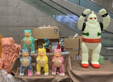 なべやかん遺産｜「フィギュアイベント」　芸人にして、日本屈指のコレクターでもある、なべやかん。 そのマニアックなコレクションを紹介する月刊『Hanada』の好評連載「なべやかん遺産」がますますパワーアップして「Hanadaプラス」にお引越し！ 今回は「フィギュアイベント」！