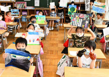 コロナ第7波下、新学期スタート　始業式はリモートで