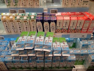 牛乳の種類が多すぎて選べない問題……。"牛乳オタ"に選び方を教えてもらった。