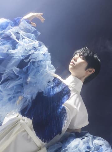 羽生結弦選手を蜷川実花が撮り下ろし。華麗でレアな1冊は必見！