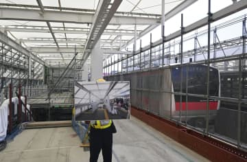 JR京葉線の幕張豊砂駅を公開　来春開業、9割工事完了