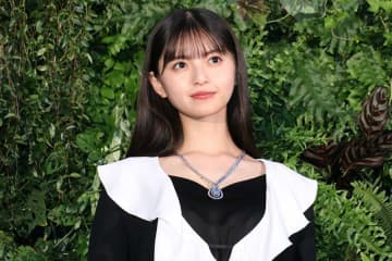 乃木坂46齋藤飛鳥、2.5億円ジュエリーを身にまとい“戦々恐々”「なんだか畏れ多い」