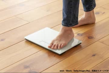 おいしいものが多いので…　約4割が感じている「秋の体重の変化」とは