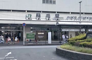 総武線快速で女性の胸触る　痴漢疑いで男逮捕