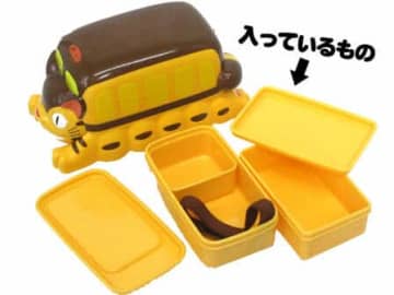 ネコバス型の立体ランチボックス　「ちょっとそこまで」のお出かけに