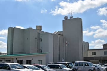 乗用車の女性に斧振りかざし脅迫　酒々井町職員に罰金20万円　千葉簡裁