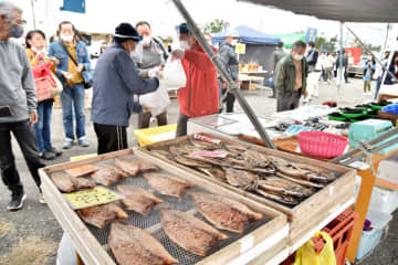 「港の朝市」10月2日再開　毎週日曜は特産イセエビが当たるビンゴ大会も　千葉・いすみ市