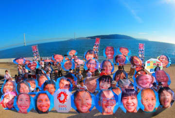 明石の海を守ろう！ 「MERRY SDGs ACTION in AKASHI」サステナブルな青い海と空、広がる笑顔いっぱいのパラソル