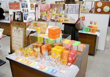 ＜船橋東武＞昭和レトロの催事　エモさ、ノスタルジー感じる物品ずらり　給食や純喫茶メニューも　開店45年で回顧