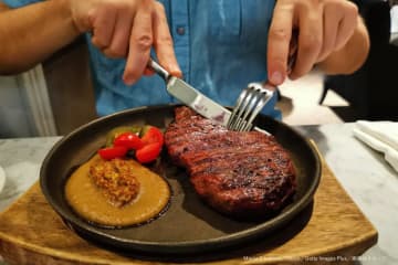 牛肉を食べるとうつ病になるリスクが軽減　44万人対象の研究で判明
