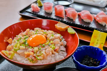 千葉の海を満喫！新鮮・贅沢な「なめろう丼」と、海沿いカフェを楽しむドライブ旅